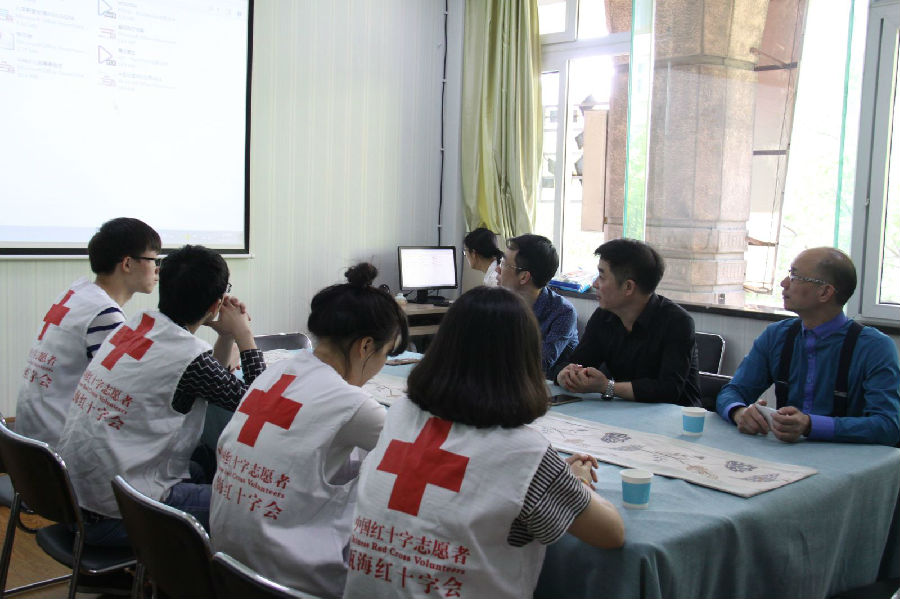 瓯海红十字会领导来中心看望孩子