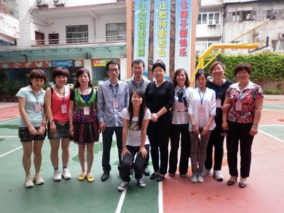 林老师和陈老师在广州参观学校